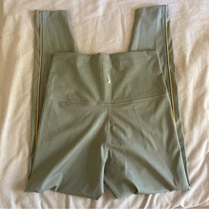 NIKE Dri-Fit Leggings